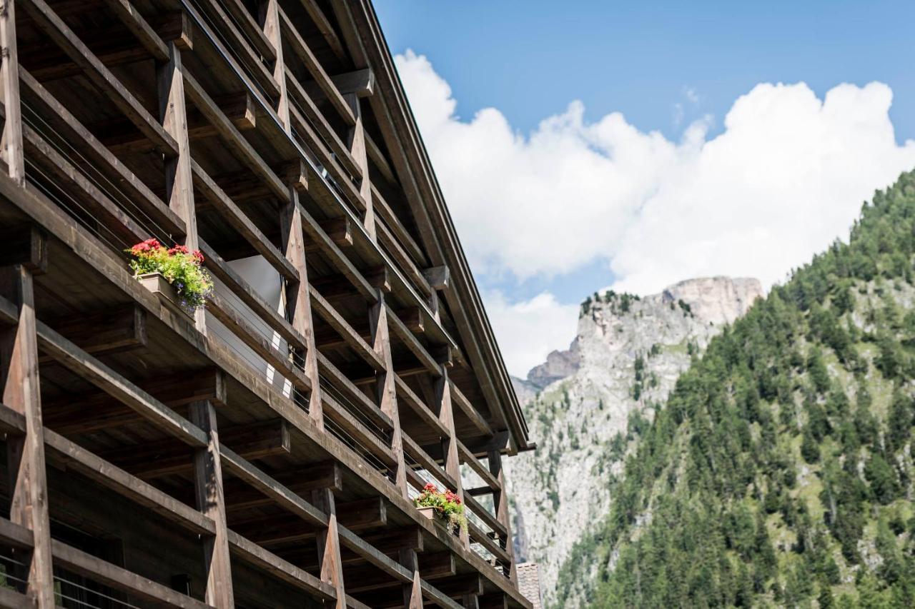 Cadepunt The Dolomites Lodge Selva di Val Gardena Kültér fotó
